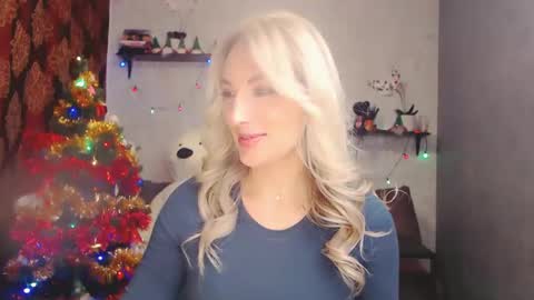 MillaXQueen online show from December 14, 5:18 am