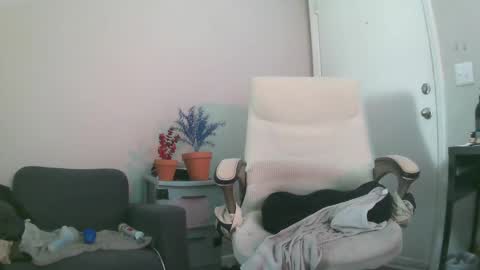 Snapshot of millenamoo chatting on September 9, 3:22 pm millenamoo online show from September 9, 3:22 pm