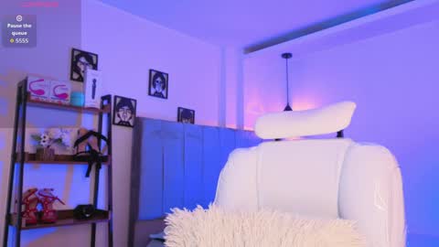 miller_vanessa_ online show from April 7, 8:42 pm