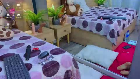 milleyjones_ online show from November 18, 11:58 am