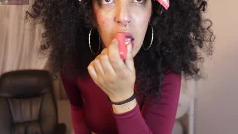 millie_volturi online show from May 30, 12:57 pm