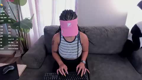 millie_volturi online show from July 15, 12:43 pm