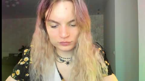 mili-kira online show from May 16, 7:34 pm