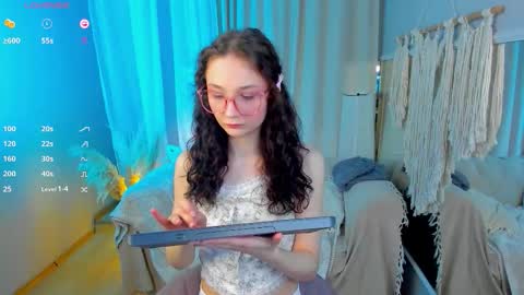 milliminimouse online show from October 11, 6:17 pm