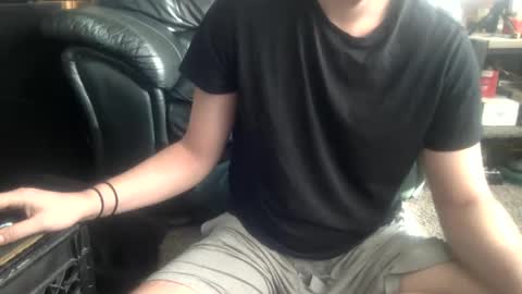 Snapshot of millionsmcgee chatting on February 11, 7:27 pm Millions online show from February 11, 7:27 pm