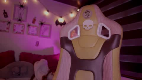 MILLY online show from October 25, 4:13 pm