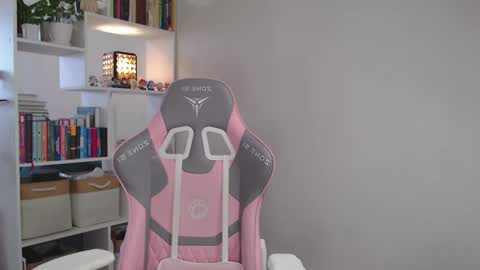 Milly online show from December 9, 7:28 am