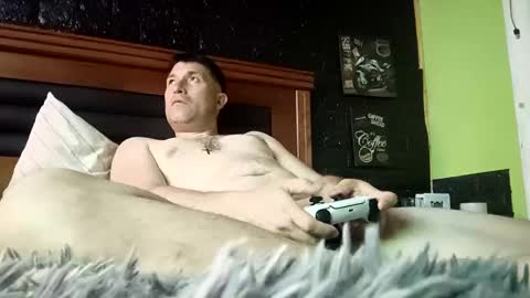 milo8223 online show from December 24, 5:38 am