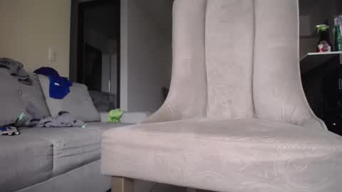 miloslove online show from April 29, 1:59 pm