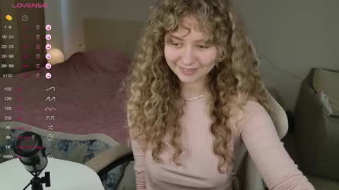 milounee online show from April 2, 9:40 am