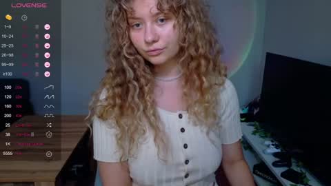 Snapshot of milounee chatting on July 10, 2:41 pm milounee online show from July 10, 2:41 pm