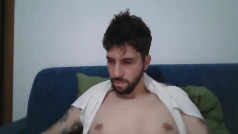 Snapshot of milten1987 chatting on January 9, 10:44 pm milten1987 online show from January 9, 10:44 pm