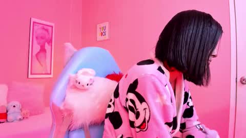 milu_carbajal_x online show from February 19, 3:35 am