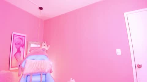 milu_carbajal_x online show from March 25, 3:01 am