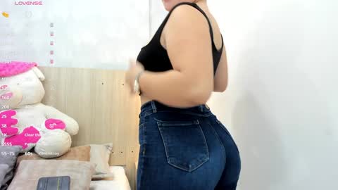 Milu Gomez online show from December 15, 7:21 pm