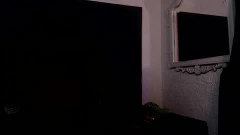 Milu Wallace  online show from January 17, 7:39 pm