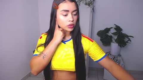 Mily Ortiz online show from July 7, 3:16 pm