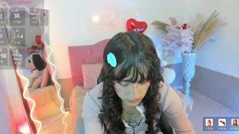 mily_tay online show from April 19, 11:53 am