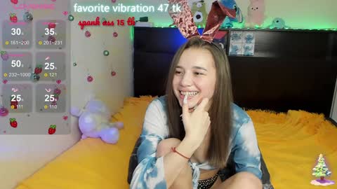 Snapshot of milyamess chatting on January 2, 9:39 pm Emily online show from January 2, 9:39 pm