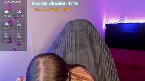 Snapshot of milyamess chatting on September 24, 4:21 pm Emily online show from September 24, 4:21 pm
