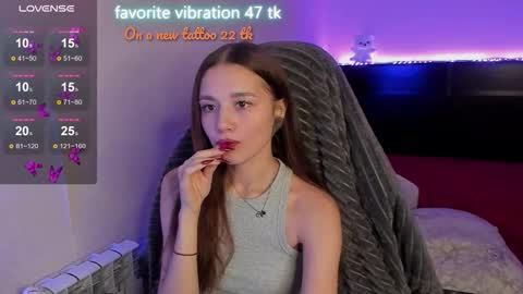Snapshot of milyamess chatting on September 29, 6:24 pm Emily online show from September 29, 6:24 pm