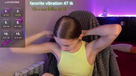 Snapshot of milyamess chatting on October 18, 6:30 pm Emily online show from October 18, 6:30 pm