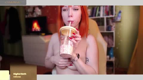 Snapshot of mimibunxo chatting on March 8, 5:17 am Mimi Bunny  online show from March 8, 5:17 am