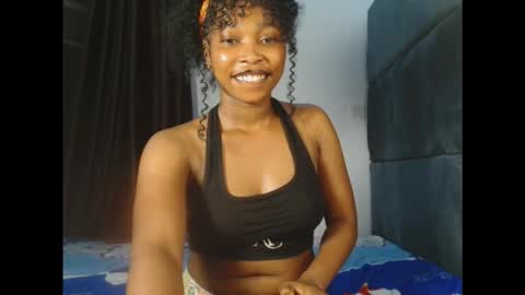 mimi online show from November 12, 6:30 pm