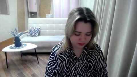 Snapshot of mimimishel_69 chatting on February 25, 2:44 pm mimimishel_69 online show from February 25, 2:44 pm