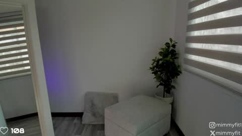 Snapshot of mimmyfit1 chatting on December 17, 7:15 pm mimmyfit1 online show from December 17, 7:15 pm