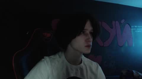 Max online show from February 9, 11:53 pm