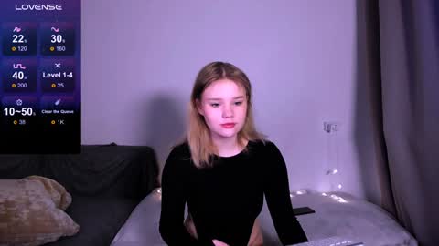 hi Im Mina  online show from December 9, 2:34 am