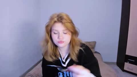 hi Im Mina  online show from November 20, 2:01 am