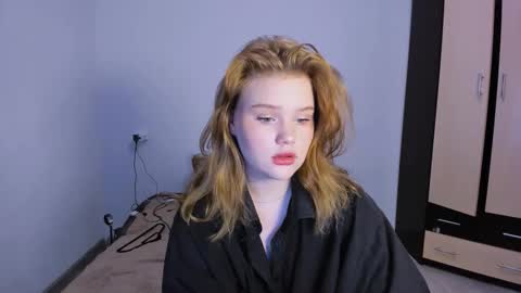 hi Im Mina  online show from November 21, 9:19 am