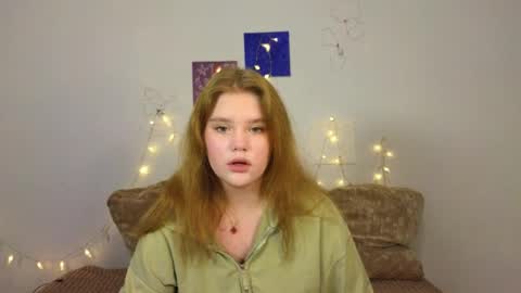 hi Im Mina  online show from April 12, 9:47 am