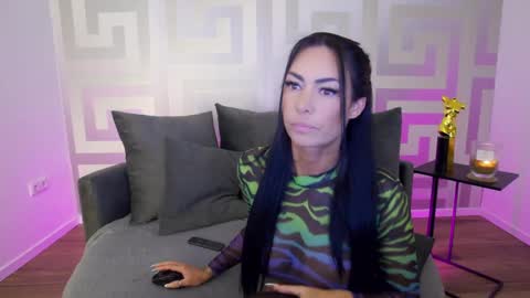 Mina online show from February 3, 9:19 am