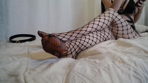 Snapshot of mindyourmanners_ chatting on October 12, 3:05 am mindyourmanners_ online show from October 12, 3:05 am