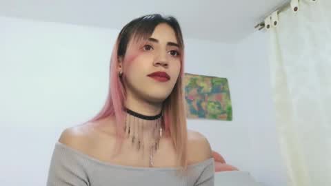 Snapshot of minefoxy2 chatting on March 10, 9:43 am Amber online show from March 10, 9:43 am