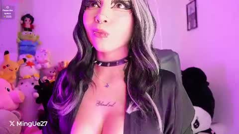 Snapshot of ming_yue_ chatting on July 17, 6:09 am My name is Fer Nice to meet you give it a thumbs up please its important online show from July 17, 6:09 am