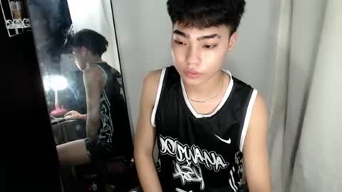 mingkla_man online show from July 25, 5:32 pm