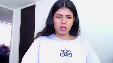 Snapshot of mini_sky chatting on February 25, 1:32 pm mini_sky online show from February 25, 1:32 pm