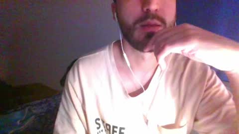 Snapshot of miniarthur chatting on April 19, 1:49 am miniarthur online show from April 19, 1:49 am
