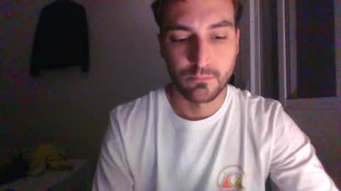 Snapshot of miniarthur chatting on May 1, 12:26 am miniarthur online show from May 1, 12:26 am