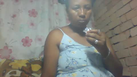 Snapshot of minie4tina chatting on December 9, 8:33 am Minie4Tina online show from December 9, 8:33 am