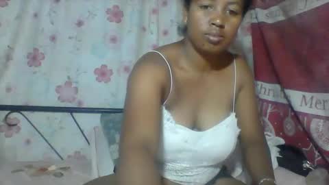 Snapshot of minie4tina chatting on December 28, 6:17 am Minie4Tina online show from December 28, 6:17 am