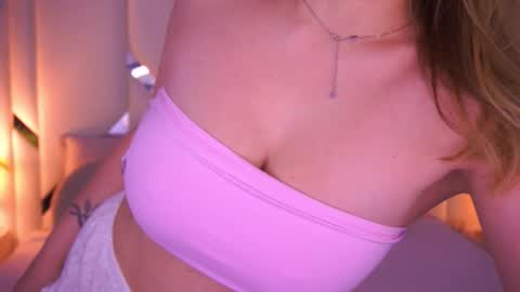 minifox_ online show from February 26, 4:06 pm