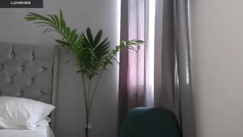   Mini Mila Kunis ft Ashton Katchero. Follow me to stay in touch  online show from October 20, 7:14 pm