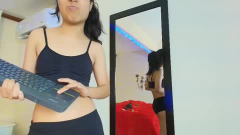 Snapshot of minilove_01 chatting on September 29, 12:21 pm minilove_01 online show from September 29, 12:21 pm