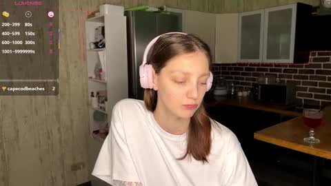 Snapshot of minmee chatting on February 10, 4:11 pm Asti online show from February 10, 4:11 pm