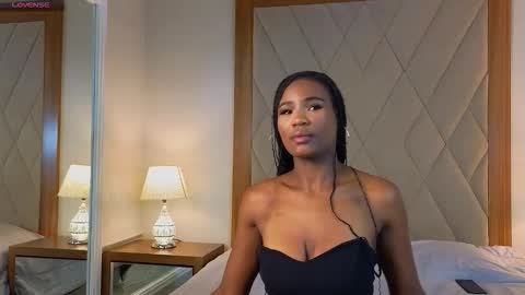 Snapshot of minni_selena chatting on November 28, 3:58 pm minni selena online show from November 28, 3:58 pm